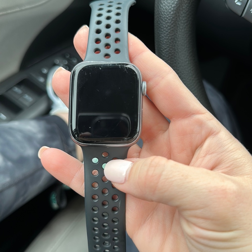 Series 5 Nike+Apple Watch 44MM SPACE GRAY aluminum & ceramic